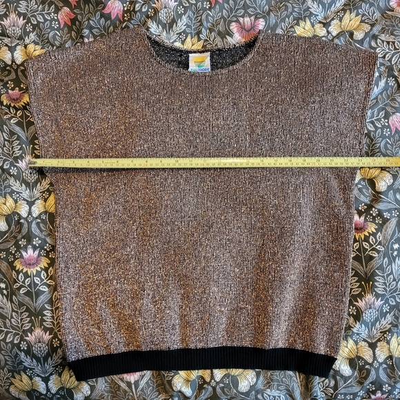 Glam Vintage Gold Knit Top! - Picture 9 of 14